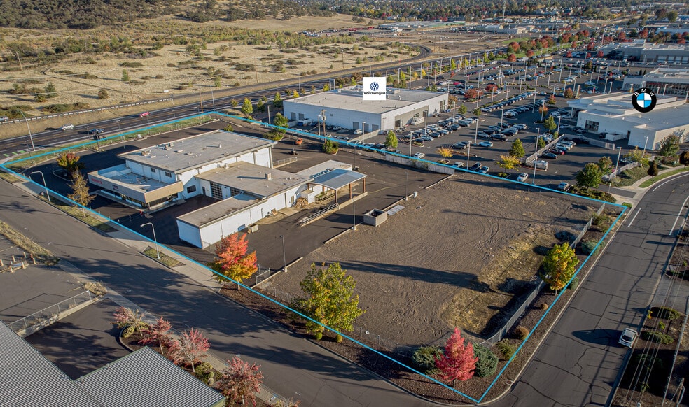 1492 Burlcrest Dr, Medford, OR for sale - Building Photo - Image 2 of 21