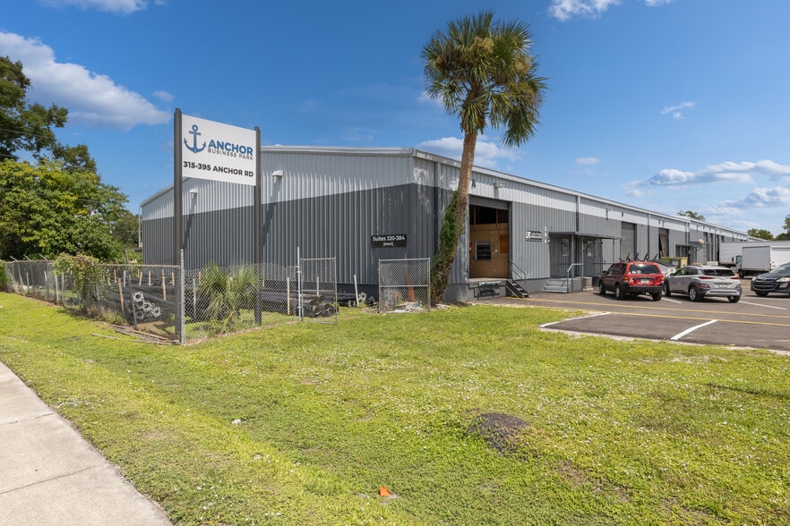 325-395 Commercial St, Casselberry, FL for lease - Building Photo - Image 3 of 5