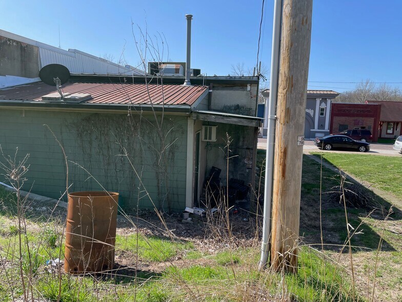 110 E Main St, Bunceton, MO à vendre - Photo du bâtiment - Image 3 de 5