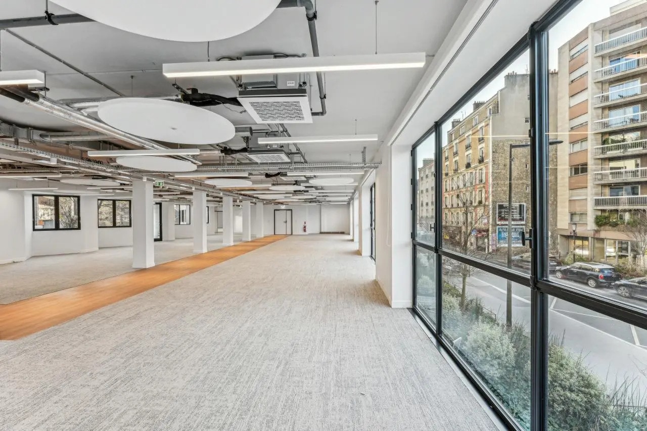 Office in Boulogne-Billancourt for lease Interior Photo- Image 1 of 1