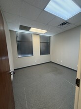 9889 Gate Pky, Jacksonville, FL for lease Interior Photo- Image 2 of 5