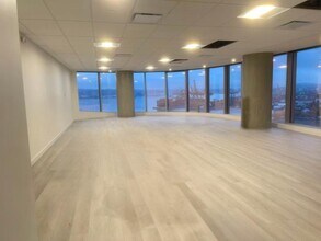 320 Granville St, Vancouver, BC à louer Photo intérieure- Image 1 de 9