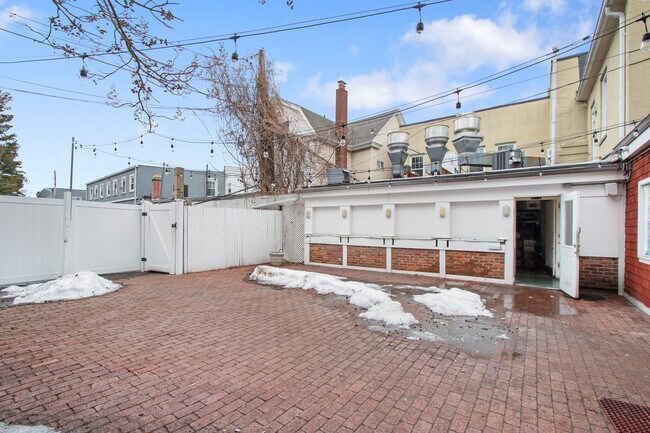 More details for 96-100 South St, Oyster Bay, NY - Retail for Lease