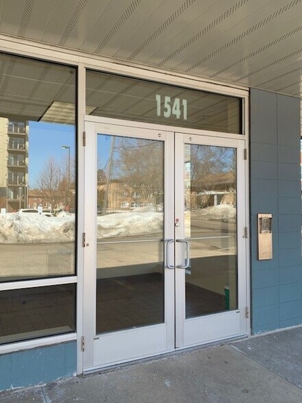 1589-1601 Hwy 7, Hopkins, MN à louer - Photo du bâtiment - Image 2 de 31