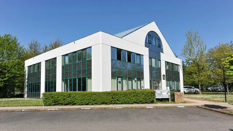 Office in Les Ulis for sale Building Photo- Image 1 of 12
