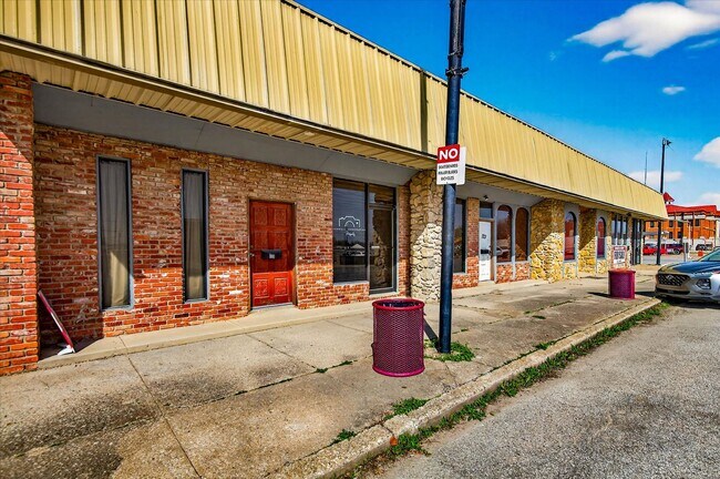 More details for 121 N Maple St, Nowata, OK - Retail for Sale