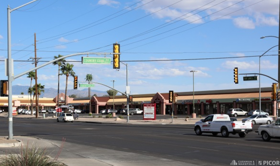 3102-3160 E Fort Lowell Rd, Tucson, AZ for lease - Building Photo - Image 2 of 3