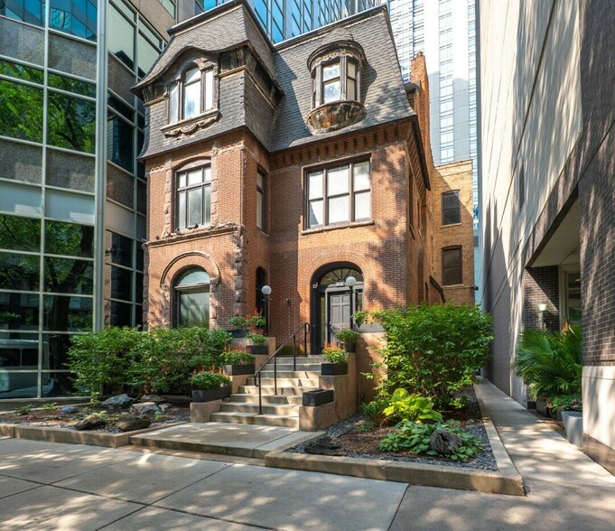 212 E Ontario St, Chicago, IL à vendre - Photo du bâtiment - Image 1 de 1