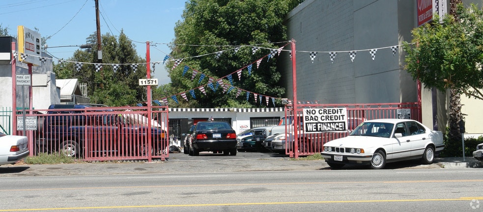 11571 Ventura Blvd, Studio City, CA à louer - Photo principale - Image 1 de 15