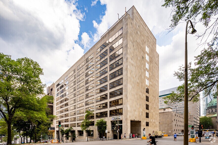1060 Boul Robert-Bourassa, Montréal, QC à louer - Photo du bâtiment - Image 2 de 4