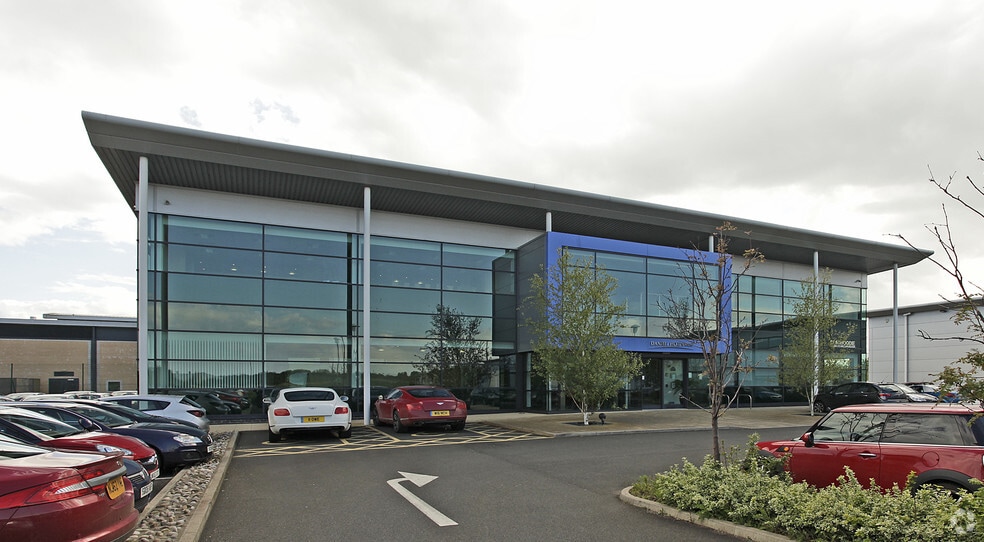 Gosforth Park Ave, Newcastle Upon Tyne for sale - Building Photo - Image 2 of 2