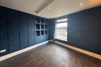 392 Sheffield Rd, Chesterfield à louer Photo intérieure- Image 2 de 7