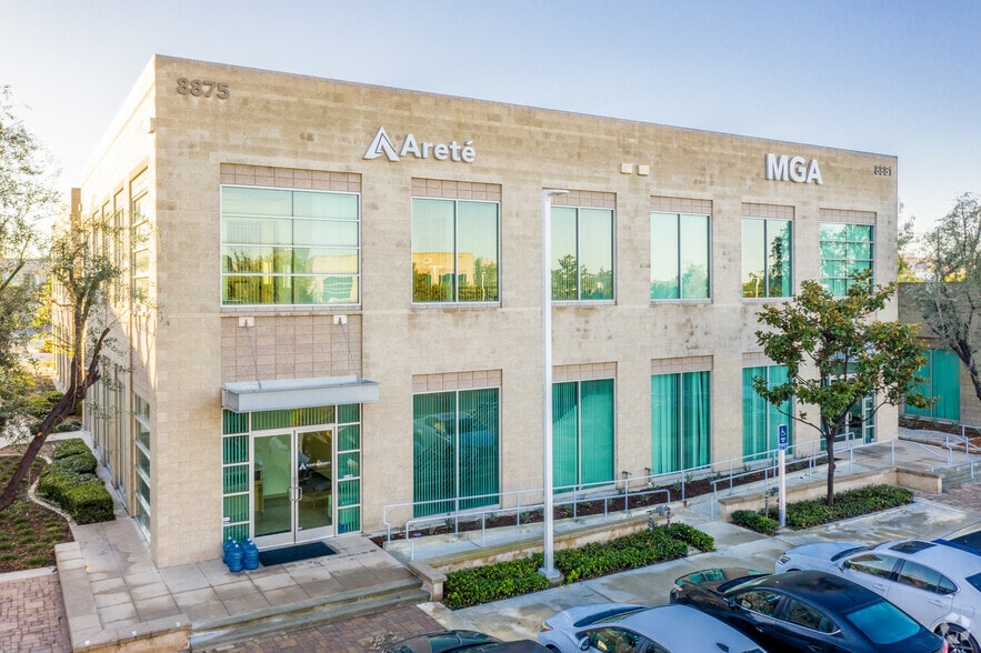 8875 Research Dr, Irvine, CA for lease - Primary Photo - Image 1 of 4