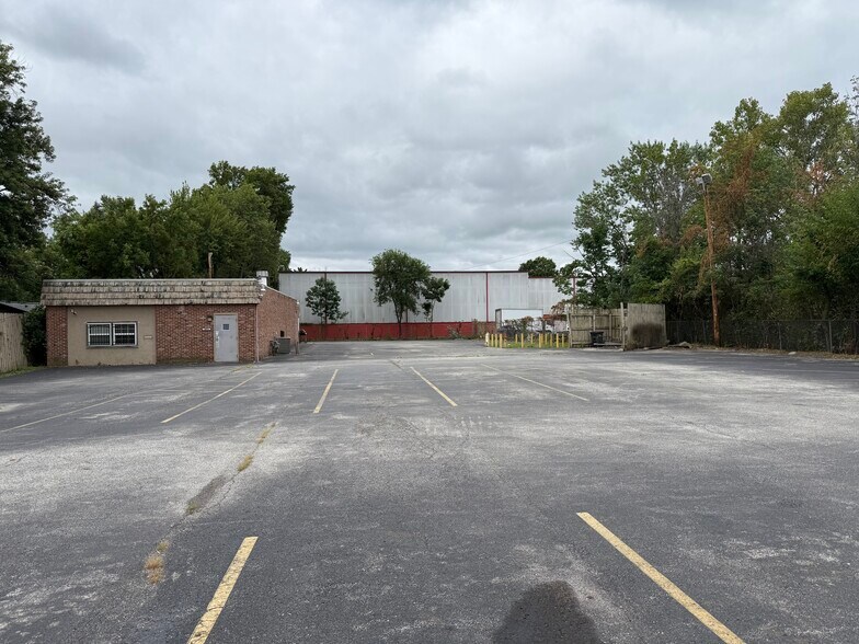 3875-3883 E Livingston Ave, Columbus, OH à louer - Photo du bâtiment - Image 2 de 18