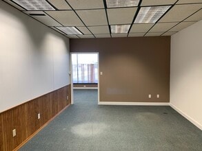 1210-1228 Towanda Ave, Bloomington, IL for lease Interior Photo- Image 2 of 8
