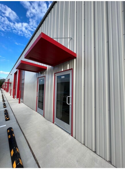 21631 Rhodes Rd, Spring, TX à louer - Photo du bâtiment - Image 2 de 62