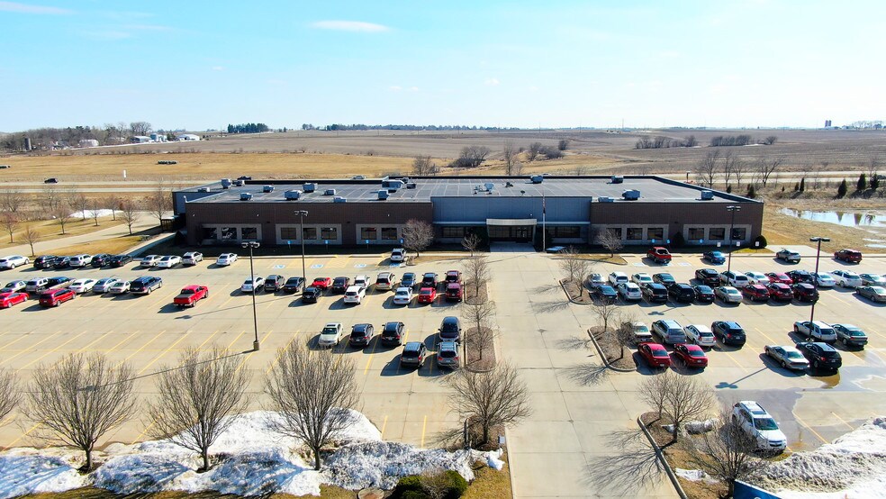 233-235 Fisher Dr, Waterloo, IA for sale - Other - Image 1 of 1