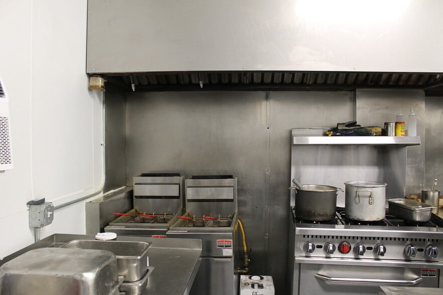 145 S Main St, Saint Clair, MO for lease - Building Photo - Image 2 of 30