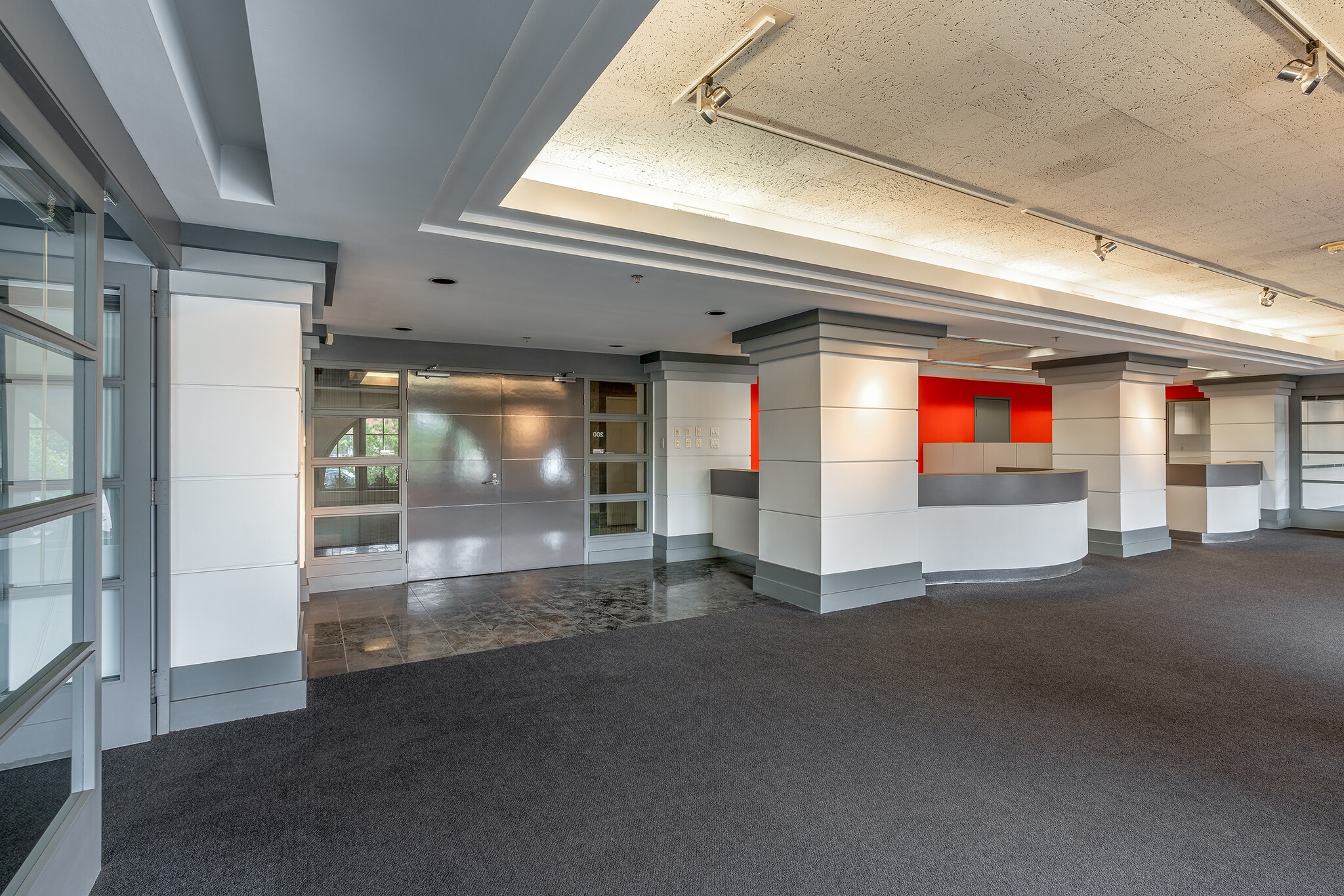 233 A St, San Diego, CA à vendre Photo du bâtiment- Image 1 de 9