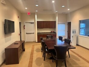 76 Tokeneke Rd, Darien, CT for lease Interior Photo- Image 2 of 9