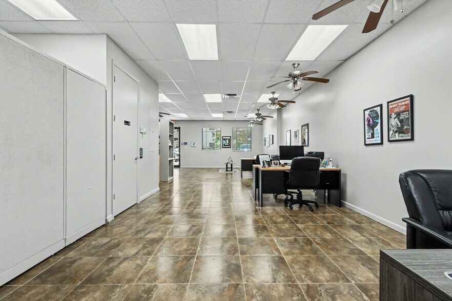 10600 Griffin Rd, Cooper City, FL à vendre - Photo intérieure - Image 3 de 25
