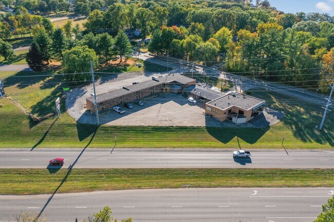 Plus de détails pour 16 S Country Club Rd, Decatur, IL - Services hôteliers à vendre