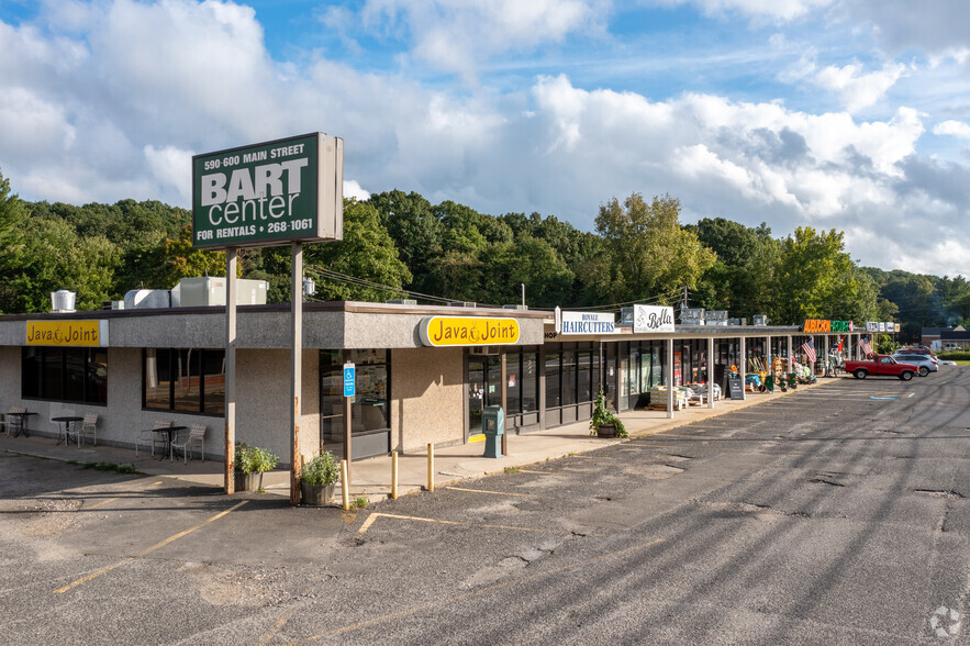 590-600 Main St, Monroe, CT à vendre - Photo principale - Image 1 de 1