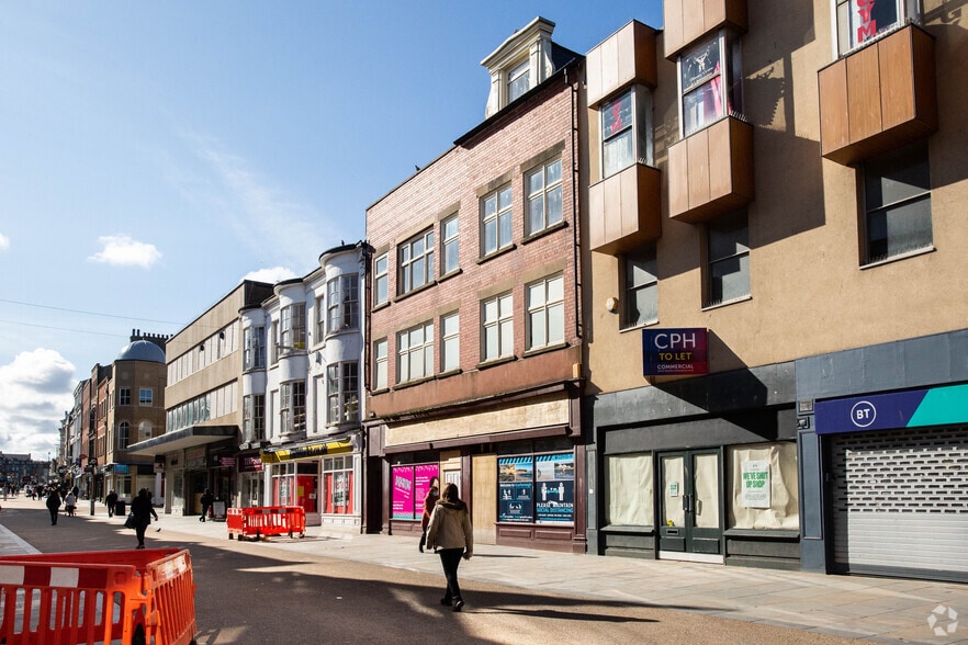 115-121 Westborough, Scarborough for lease - Building Photo - Image 3 of 4