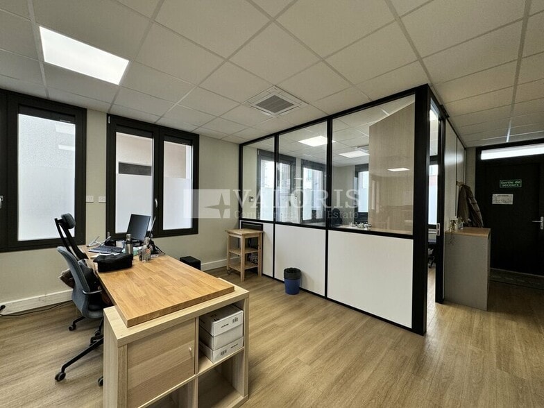 62 Rue Paul Verlaine, Villeurbanne for lease - Building Photo - Image 1 of 5