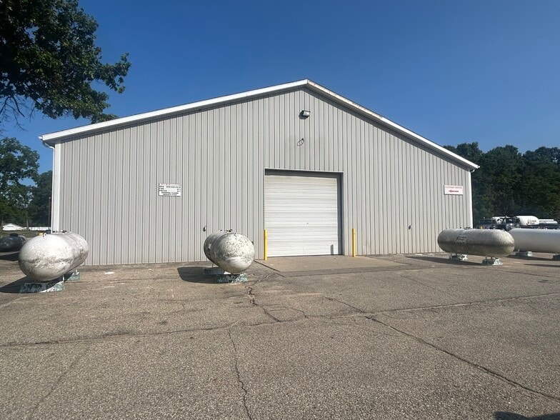 59561 S Lagrave St, Paw Paw, MI for sale - Building Photo - Image 3 of 9