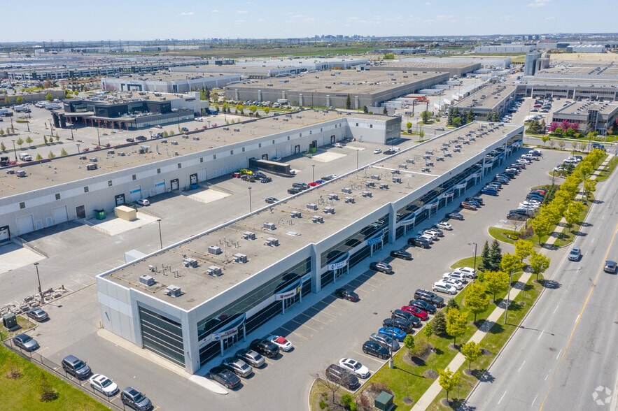 81 Zenway Blvd, Vaughan, ON à louer - Aérien - Image 3 de 9