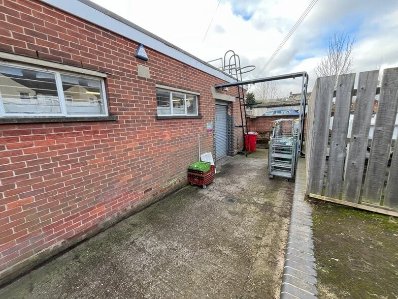 335-337 Woodbridge Rd, Ipswich for lease - Building Photo - Image 3 of 3