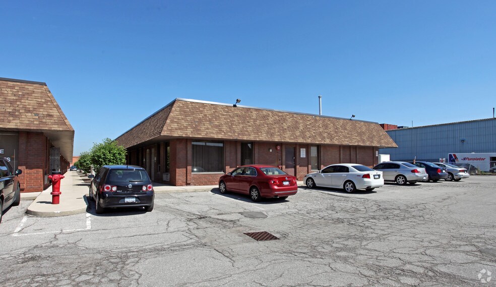 1585 Britannia Rd E, Mississauga, ON à louer - Photo du bâtiment - Image 2 de 2