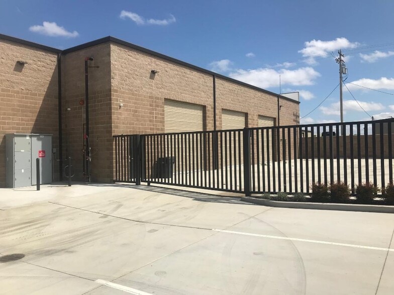 1650 Olympic Dr, Turlock, CA à louer - Photo du bâtiment - Image 3 de 8