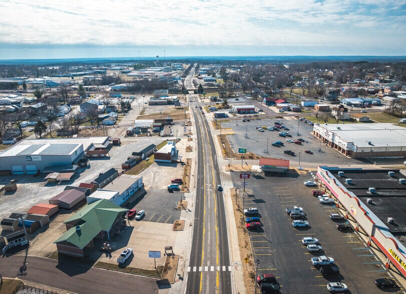 309 N Franklin St, Cuba, MO à vendre - Photo du bâtiment - Image 3 de 23