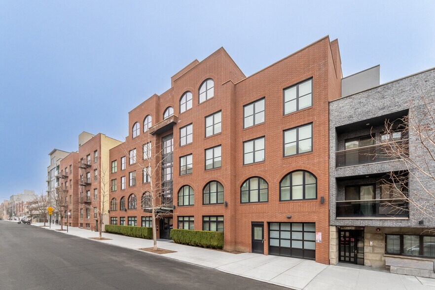3177 37th St, Long Island City, NY à vendre - Photo du bâtiment - Image 3 de 9