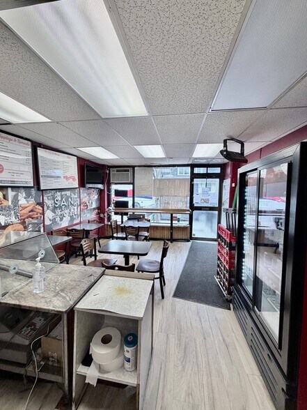 10 Clinton St, Toronto, ON à vendre - Photo intérieure - Image 2 de 8
