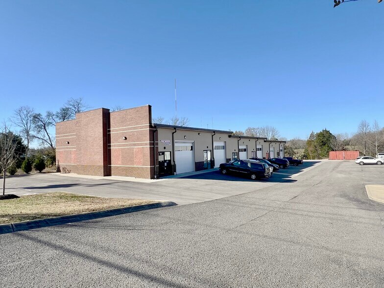 3940 Dickerson Pike, Nashville, TN à louer - Photo du bâtiment - Image 2 de 11
