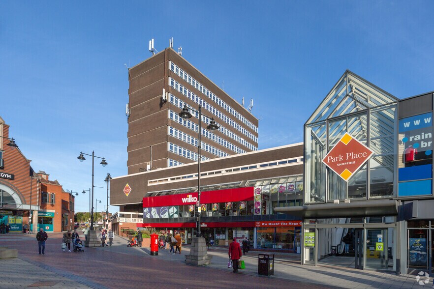 Park St, Walsall à louer - Photo principale - Image 1 de 7