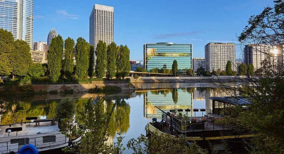 9 Quai Du Président Paul Doumer, Courbevoie à louer - Photo du bâtiment - Image 1 de 4