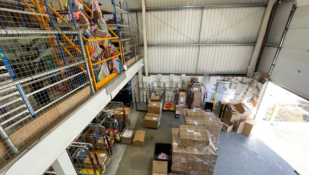 10 Hillside Rd, Bury St Edmunds for lease - Interior Photo - Image 2 of 5