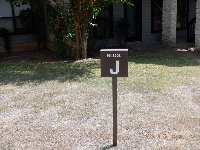 5524 Bee Caves Rd, Austin, TX à vendre - Photo du bâtiment - Image 2 de 21