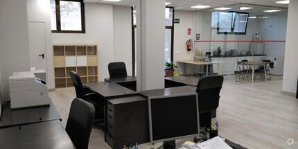 Office in Las Rozas de Madrid, Madrid for lease Interior Photo- Image 2 of 5