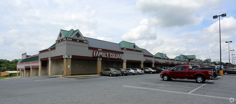 2346 Iverson St, Temple Hills, MD à louer - Photo principale - Image 1 de 11