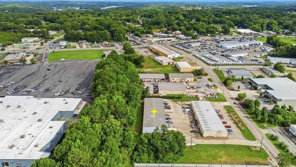 2136 Hilton Dr, Gainesville, GA for lease - Building Photo - Image 2 of 13