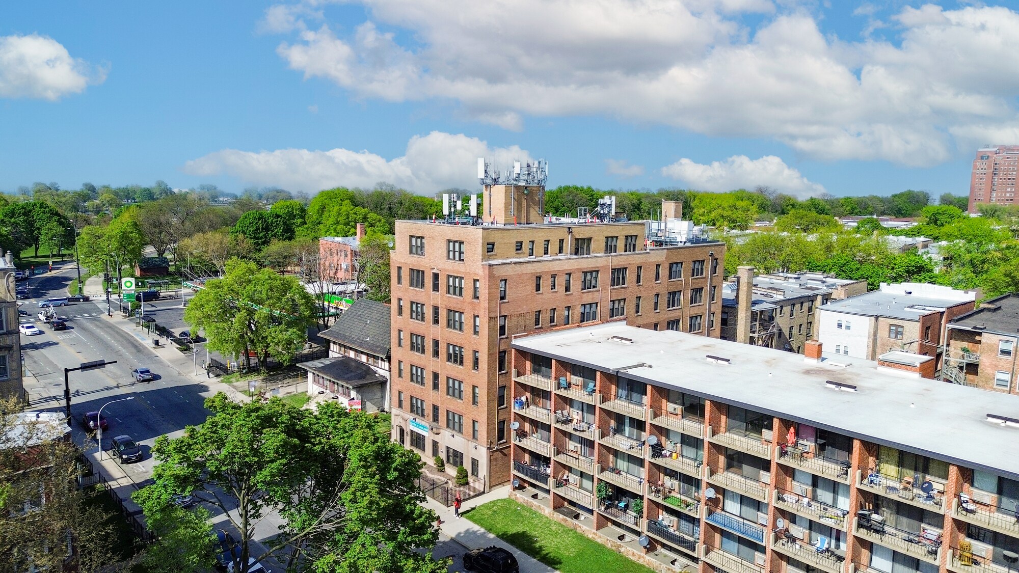 6731 S Jeffery Blvd, Chicago, IL à vendre Photo du bâtiment- Image 1 de 1