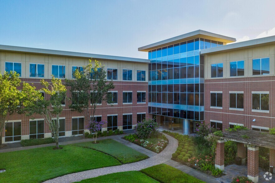 15115 Park Row, Houston, TX à louer - Photo du bâtiment - Image 1 de 10