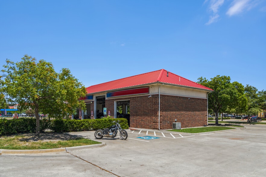 1175 S Main St, Keller, TX à vendre - Photo du bâtiment - Image 2 de 8