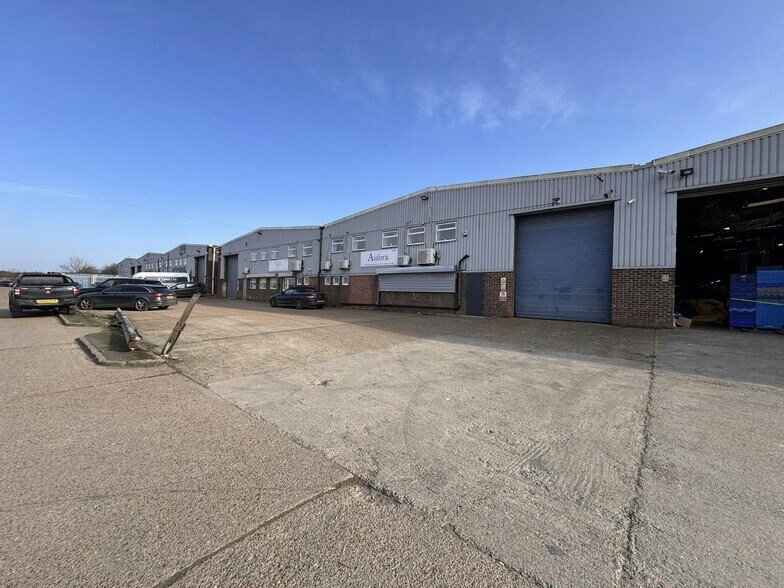 Fishers Way, Belvedere à vendre - Photo du bâtiment - Image 2 de 17