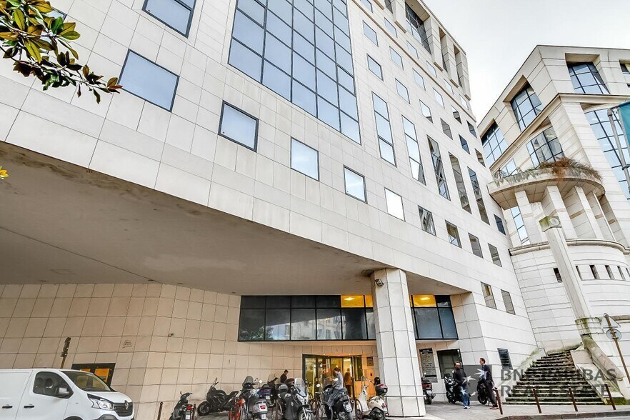 1 Avenue De La Cristallerie, Sèvres à louer - Photo du bâtiment - Image 2 de 9